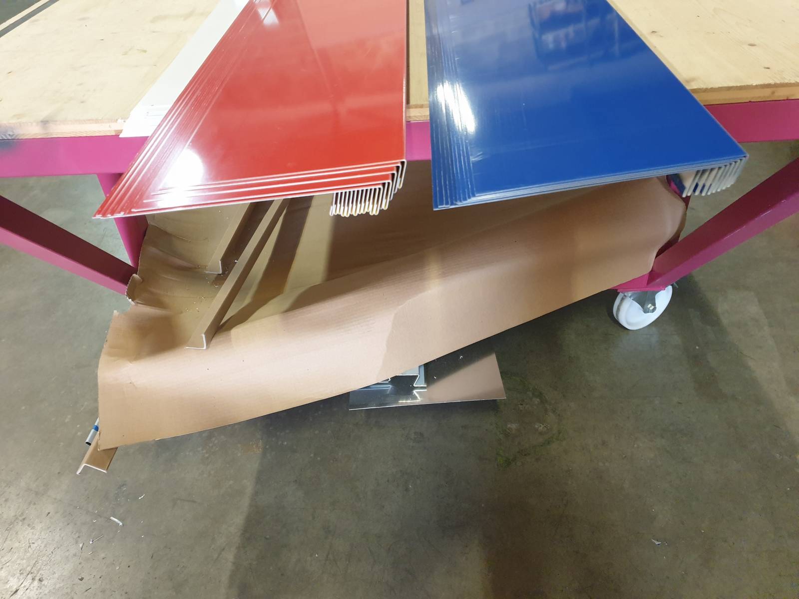 Pliage pour fabrication d'habillage de planche de rive Mérignac proche de Bordeaux