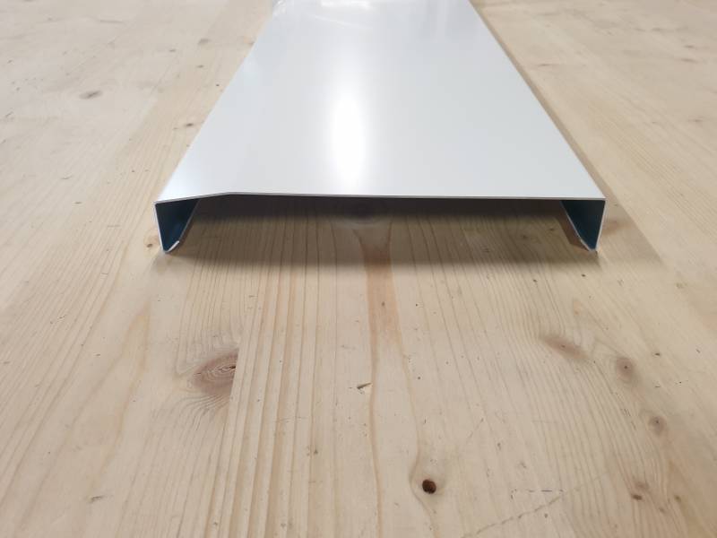 Covertines de cloture en aluminium ton pierre  avec pente  a Créon