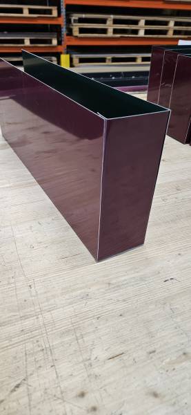 Habillage de tête de panne en aluminium laqué pour une entreprise de rénovation de toiture à Bordeaux